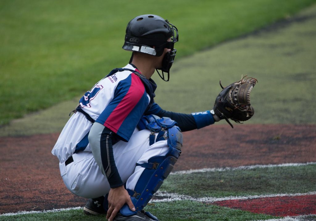 Choose baseball glove correctly